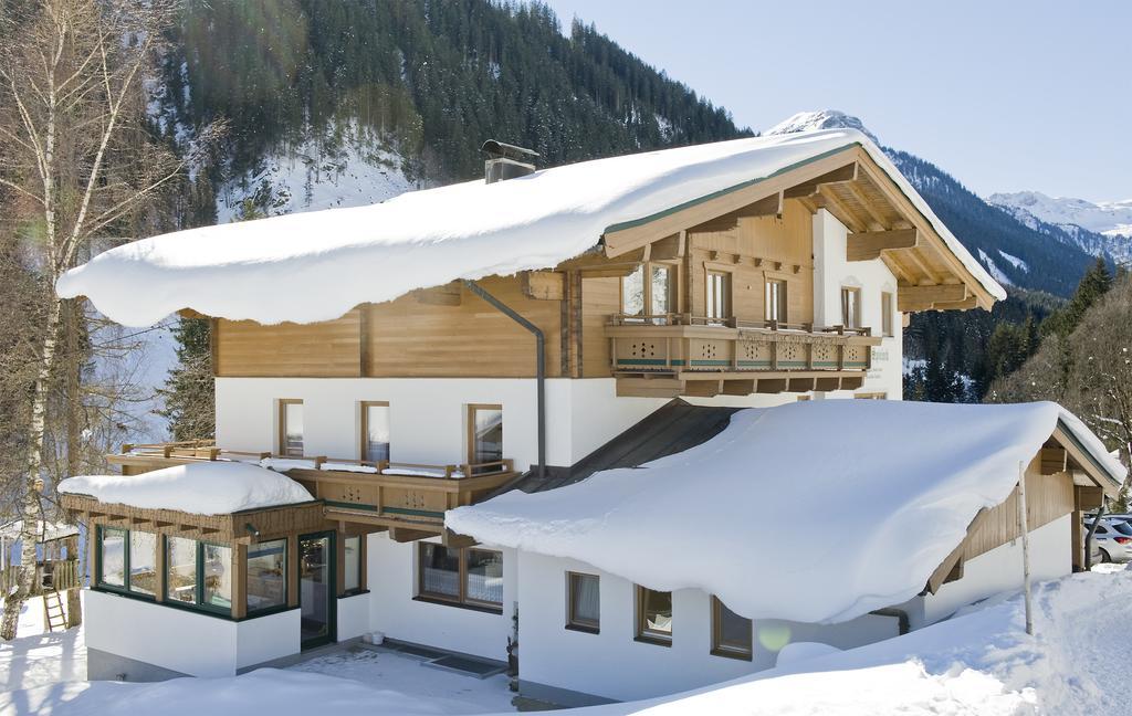 Bed and Breakfast Haus Spieleck Saalbach-Hinterglemm Exterior foto