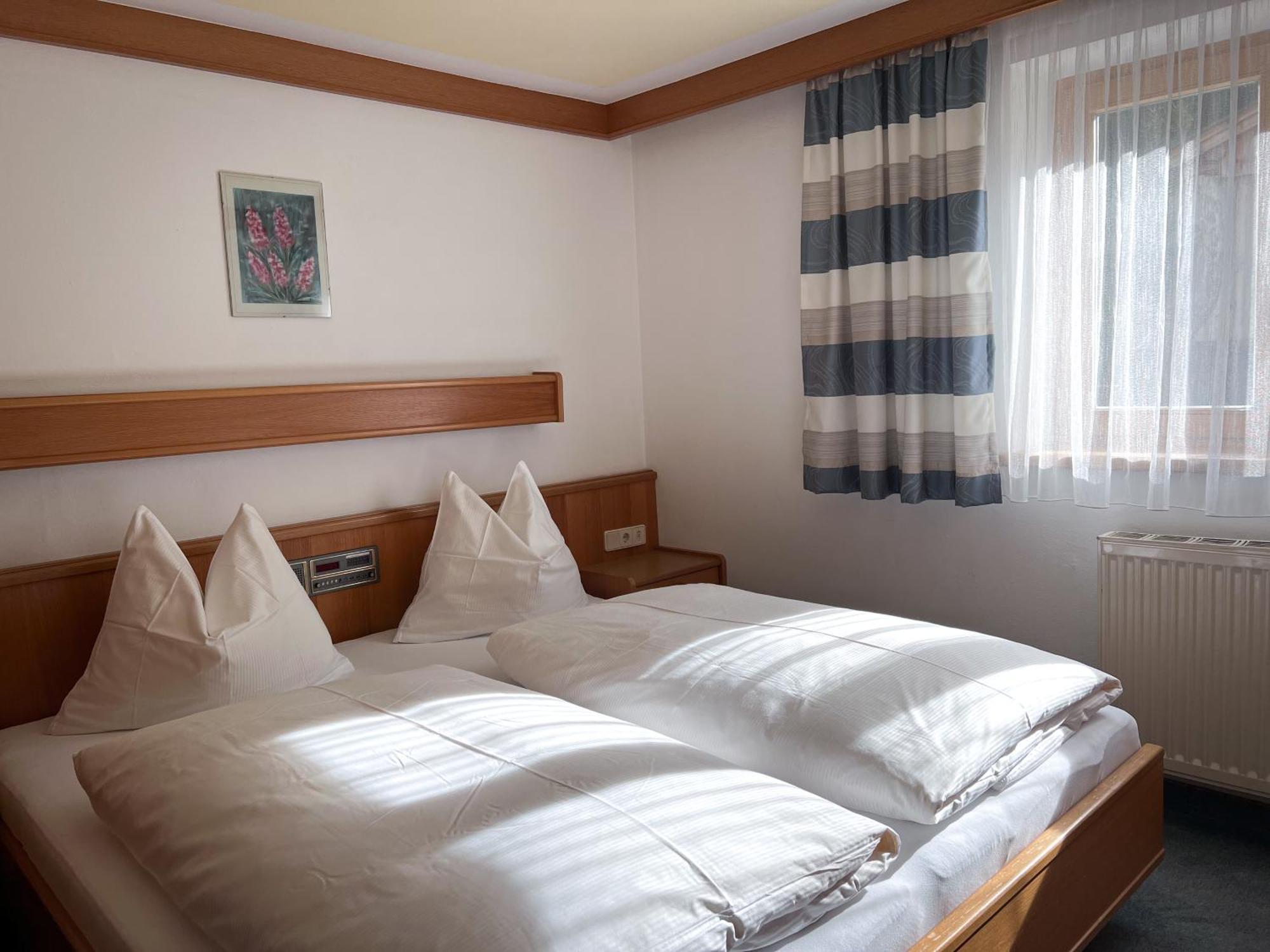 Bed and Breakfast Haus Spieleck Saalbach-Hinterglemm Habitación foto