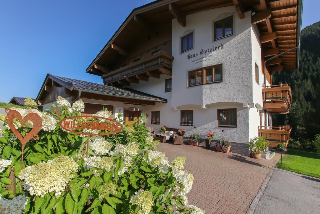 Bed and Breakfast Haus Spieleck Saalbach-Hinterglemm Exterior foto
